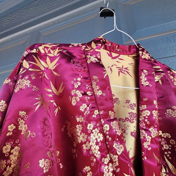 Oriental Magenta / Gold Bed Jacket with Belt o/s - Picture 2 of 5